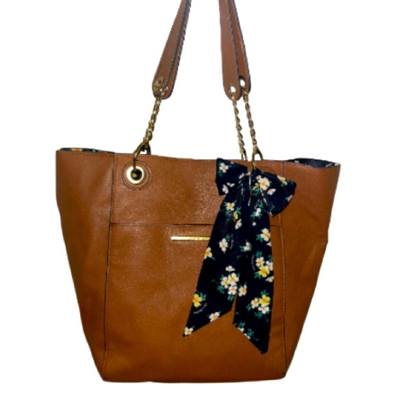 Steve Madden Women's Bwilde Faux Leather Brown & Interior Floral Tote
Purse - Picture 11 of 11